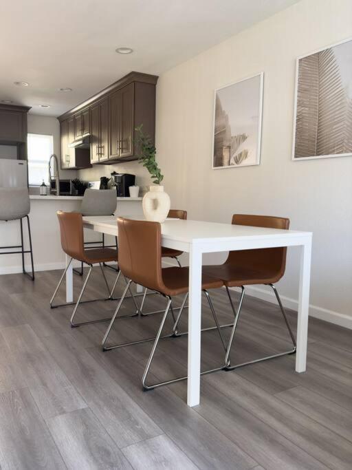 אנהיים Modern Retreat 1 Mi. From Disney מראה חיצוני תמונה