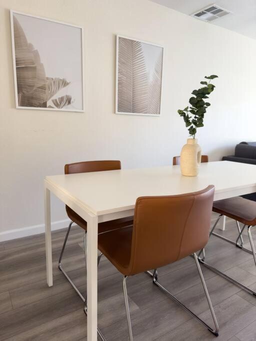 אנהיים Modern Retreat 1 Mi. From Disney מראה חיצוני תמונה