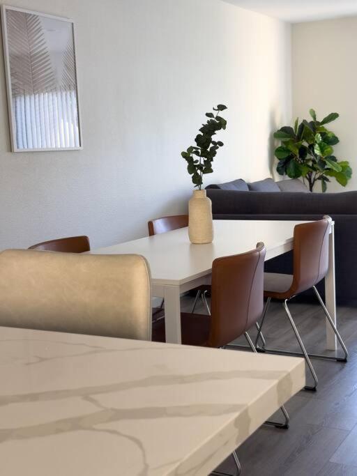 אנהיים Modern Retreat 1 Mi. From Disney מראה חיצוני תמונה